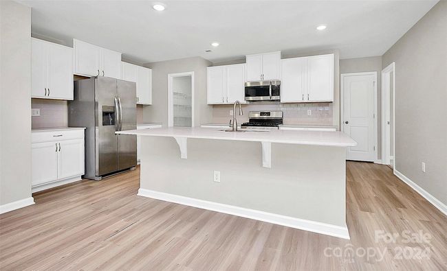 Kitchen | Image 10