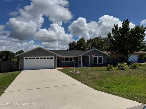669 Vocelle Ave, Sebastian, FL, 32958-8106 | Card Image
