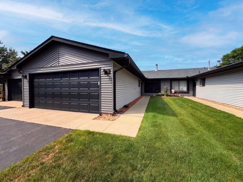 13397 Hughes Ct, Apple Valley, MN, 55124-9590 | Card Image