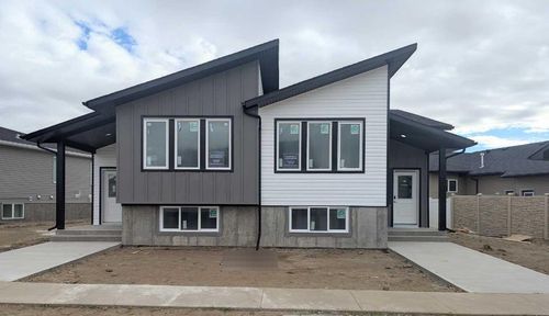 61 Somerside Gate Se, Medicine Hat, AB, T1B0M3 | Card Image