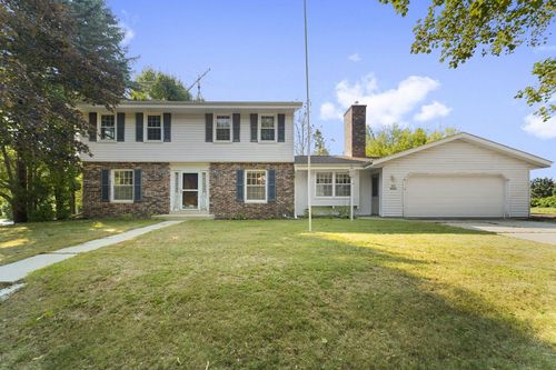 N77W7565 Chestnut Street, Cedarburg, WI, 53012 | Card Image