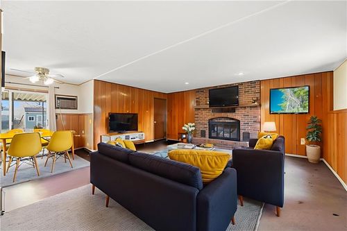 1302 N Whitney Rd, Independence, MO, 64056-1158 | Card Image