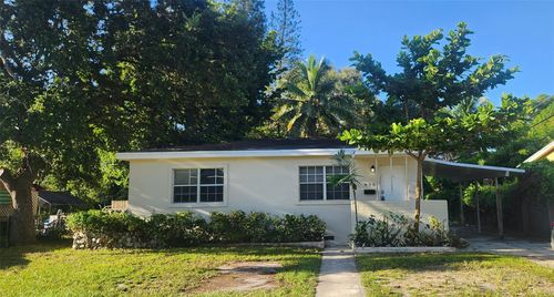 870 Ne 144th St, North Miami, FL, 33161-2334 | Card Image