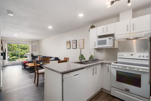 215-332 Lonsdale Ave, North Vancouver, BC, V7M3M5 | Card Image