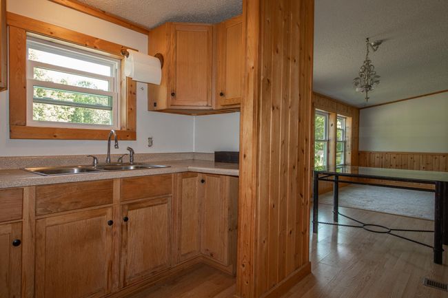 Lookout window above sink | Image 10