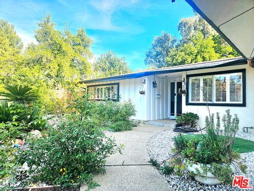 5904 Laramie Ave, Woodland Hills, CA, 91367 | Card Image
