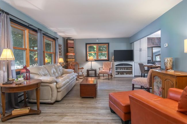 South facing windows in the living room | Image 5