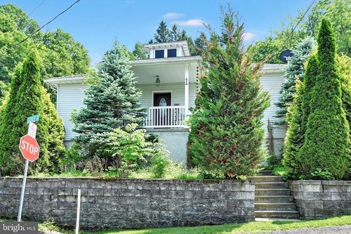 1 Golf Rd, BARNESVILLE, PA, 18214-2808 | Card Image