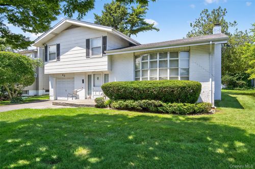 43 Friendly Ln, Jericho, NY, 11753-2330 | Card Image