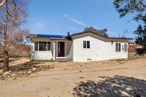 73562 Desert Trail Dr, Twentynine Palms, CA, 92277-2221 | Card Image