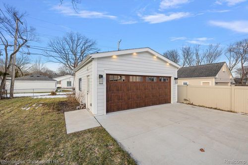 2191 Manchester Rd, Birmingham, MI, 48009-5892 | Card Image