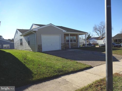 2 Farrington Ct, Southampton, NJ, 08088-1204 | Card Image