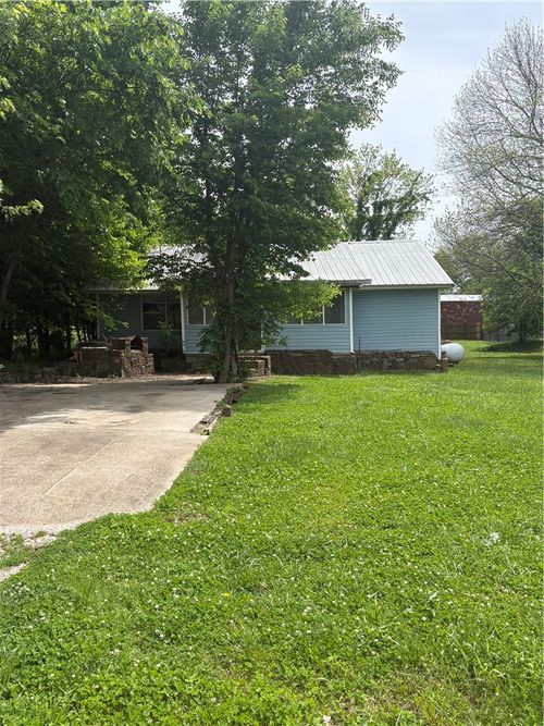 1110 W Holt Rd, Lincoln, AR, 72744-9397 | Card Image