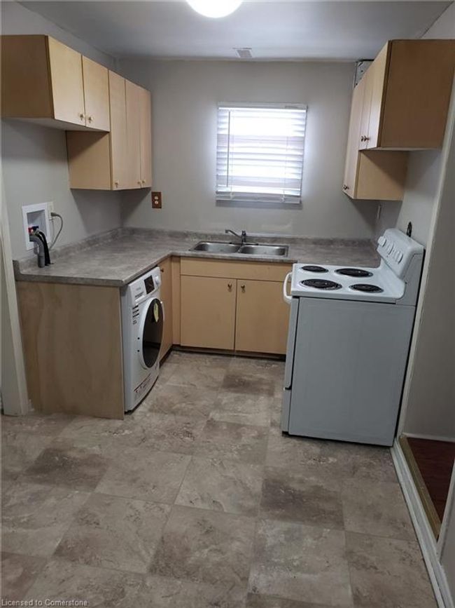 205 Kenilworth Ave N, House other with 5 bedrooms, 2 bathrooms and null parking in Hamilton ON | Image 7