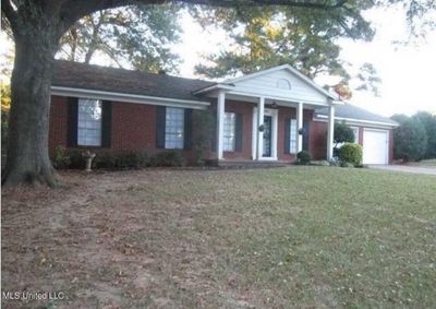 1062 Farmington Dr, House other with 3 bedrooms, 2 bathrooms and null parking in Southaven MS | Image 1