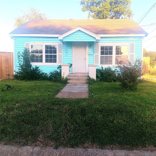 318 7th St N, Texas City, TX, 77590-7672 | Card Image