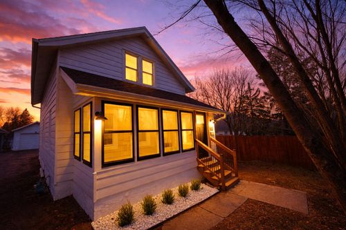 120 Fourth St, Waukesha, WI, 53188-5158 | Card Image