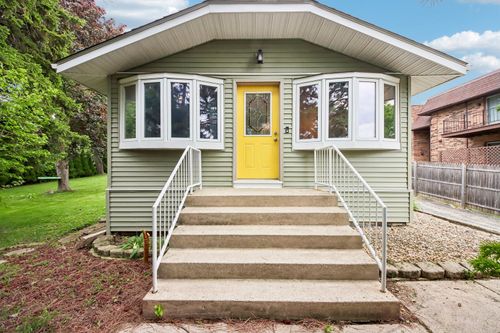 117 E 55th St, Westmont, IL, 60559-2051 | Card Image