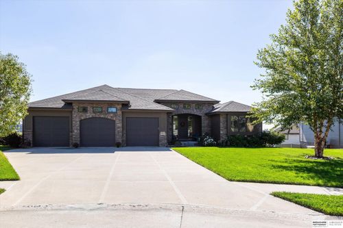 19315 Ruggles Cir, Elkhorn, NE, 68022-5218 | Card Image