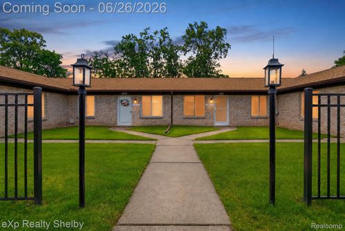 29417 Park Place Dr, Warren, MI, 48093-2329 | Card Image