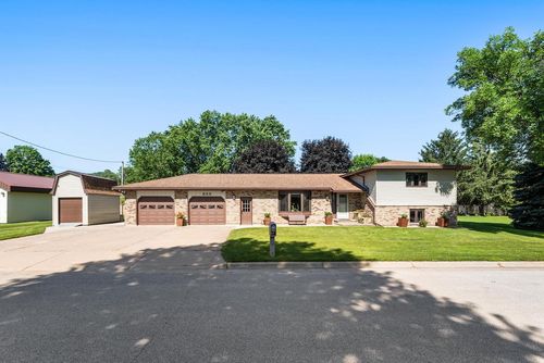 655 48th Ave, Goodview, MN, 55987-1226 | Card Image