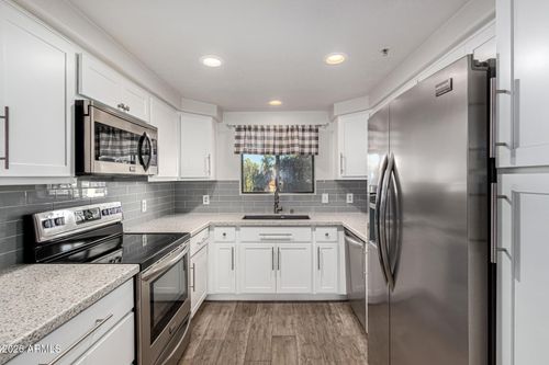 2143-750 E Northern Ave, Phoenix, AZ, 85020-4161 | Card Image