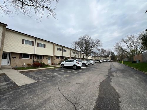 a5-211 Veronica Dr, Kitchener, ON, N2A2R8 | Card Image