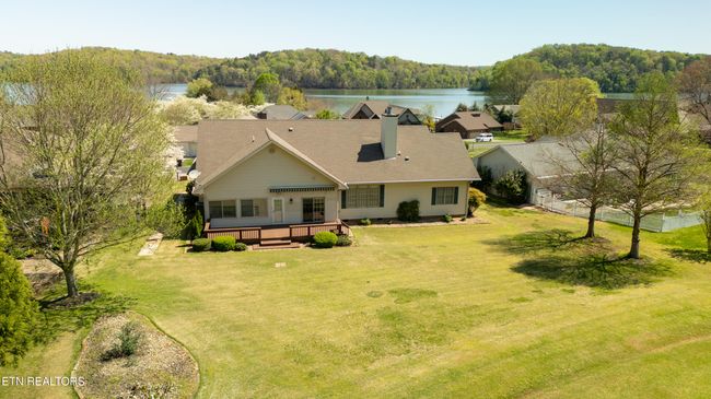 304 Chuniloti Cir, House other with 3 bedrooms, 3 bathrooms and null parking in Loudon TN | Image 16