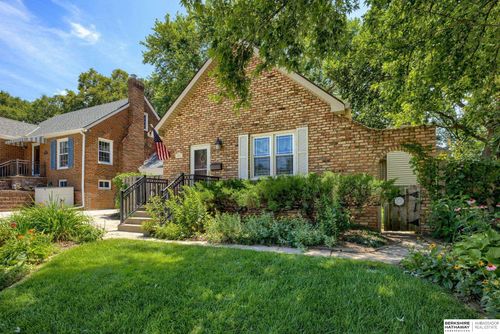 5427 Parker St, Omaha, NE, 68104-4933 | Card Image