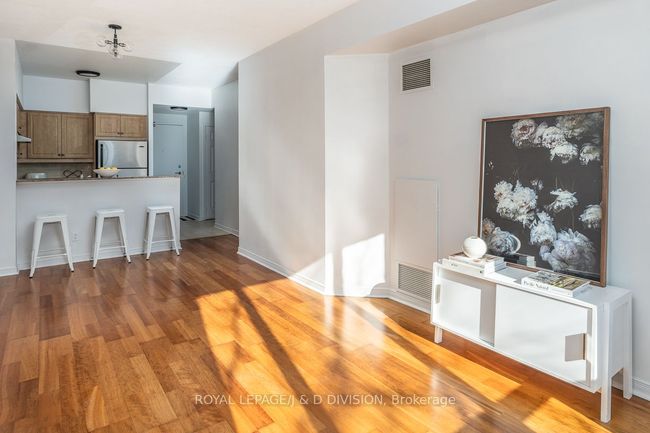 207 - 485 Rosewell Ave, Condo with 1 bedrooms, 1 bathrooms and 1 parking in Toronto ON | Image 10