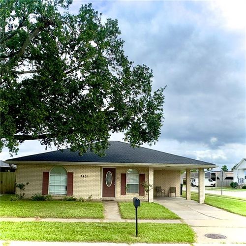 3401 Marietta St, Chalmette, LA, 70043-2322 | Card Image
