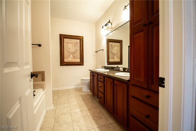 507 Vintage Pt, Condo with 3 bedrooms, 3 bathrooms and null parking in Avon Lake OH | Image 25