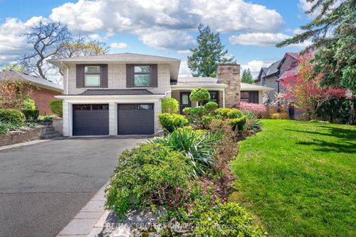 64 Ravensbourne Cres, Etobicoke, ON, M9A2A8 | Card Image