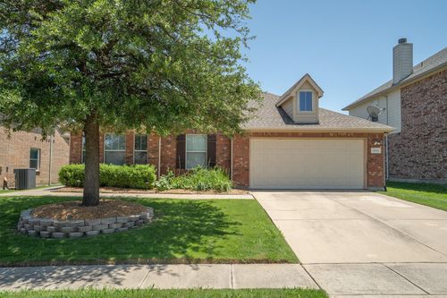 2912 Day Star Dr, Little Elm, TX, 75068-7819 | Card Image