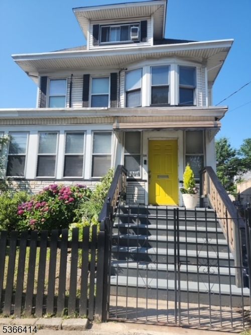 34 Voorhees St, Newark, NJ, 07108-1012 | Card Image