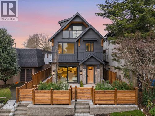 1-1841 Parker Street, Vancouver, BC, V5L2L1 | Card Image