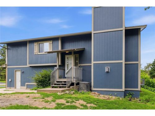 4250 Thornhill Ln, Vadnais Heights, MN, 55127-7835 | Card Image