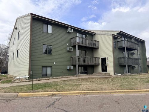 4304 E 26th St Street, Sioux Falls, SD, 57103 | Card Image