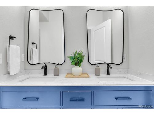 c309-9039 E Panorama Cir, Englewood, CO, 80112-3567 | Card Image