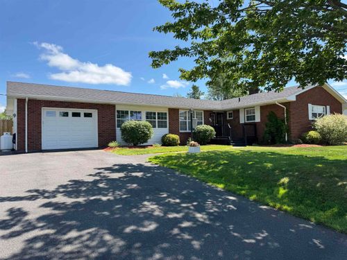 95 Poplar St, Stellarton, NS, B0K1S0 | Card Image