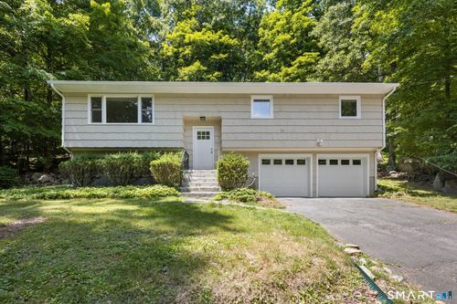 2 Oakwood Drive, New Fairfield, CT, 06812 | Card Image