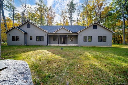 326 Ingrassia Rd, Middletown, NY, 10940-2235 | Card Image