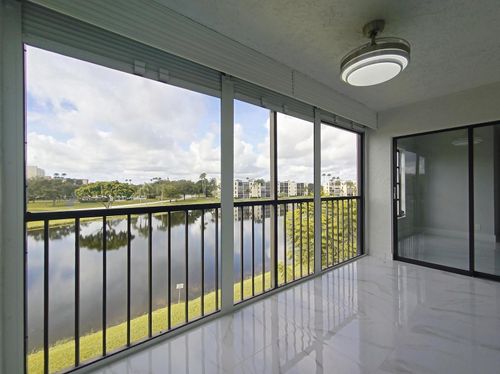 305-7320 Amberly Ln, Delray Beach, FL, 33446-2941 | Card Image