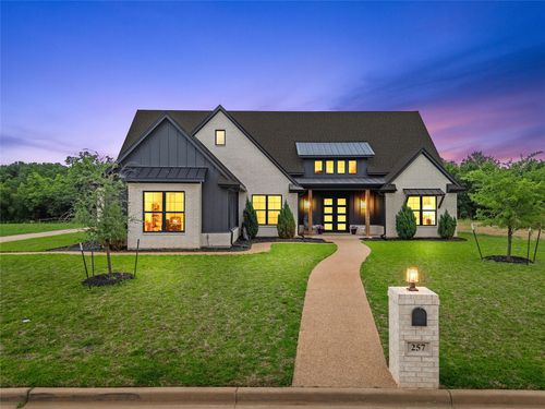 257 Fox Run Ln, Robinson, TX, 76706-6127 | Card Image