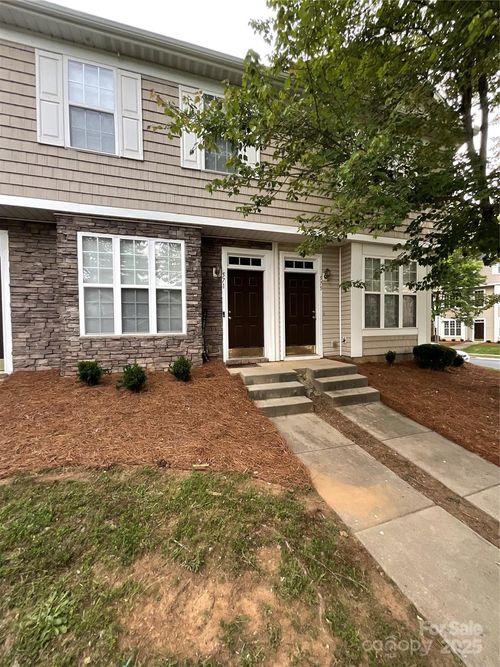 571 Goldstaff Ln, Charlotte, NC, 28273-5689 | Card Image