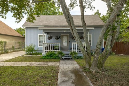 1-2-911 W 3rd Street, Taylor, TX, 76574 | Card Image