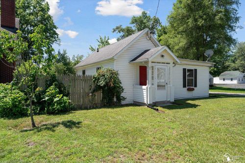 1107 W Temperance Rd, Temperance, MI, 48182-1604 | Card Image