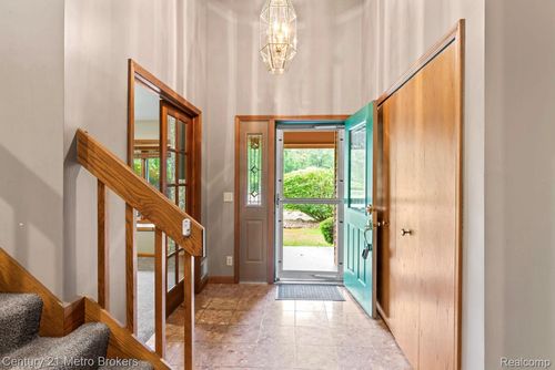 751 River Edge Ct, Flushing, MI, 48433-2130 | Card Image