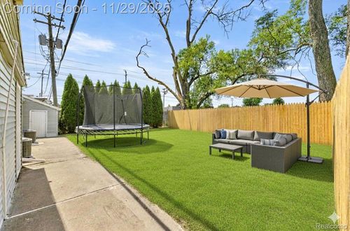 1138 Mckinley St, Wyandotte, MI, 48192-3222 | Card Image