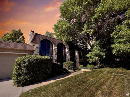 3411 E Enchanted Hills Dr, Cottonwood Heights, UT, 84121-5406 | Card Image